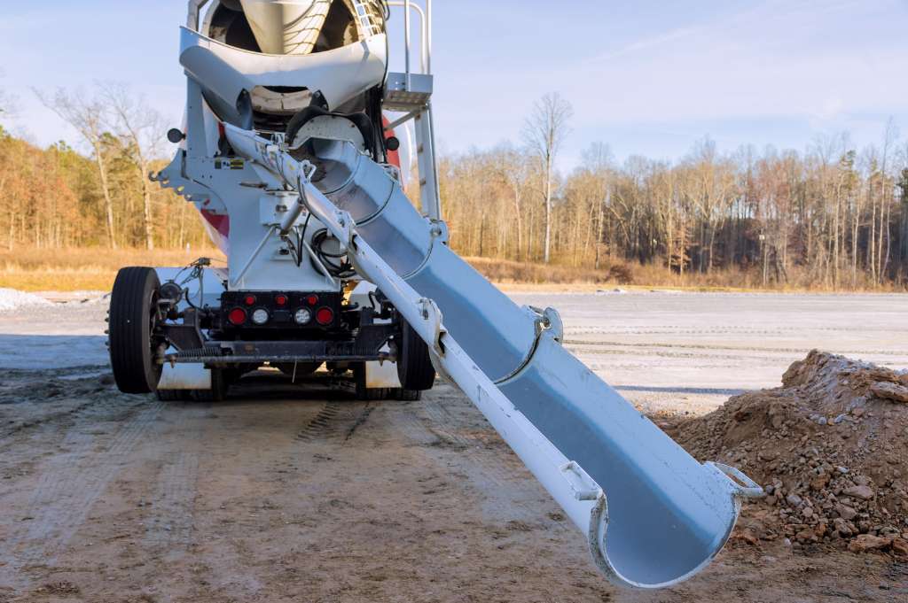 Enhancing Efficiency and Safety: The Benefits of Aluminum Lightweight Chutes for Cement Mixers