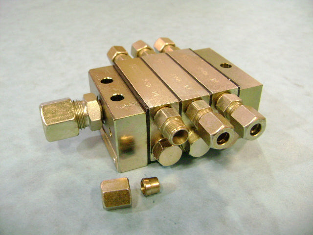 Feeder Valve Vpkm 3 (2T/2T/2T) | Weight: 4 lbs | Dimensions: 30X100X110MM