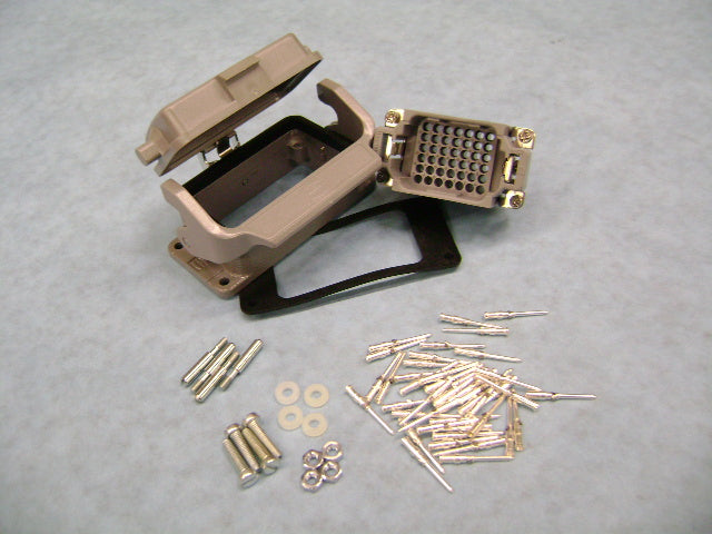 Harn - Socket Flanged 42 Pol Kit W/0.5Mm | Weight: 2 lbs