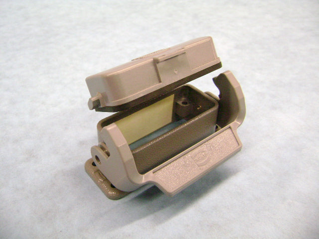 Encl - Flange-Type Socket Housing | Weight: 2 lbs