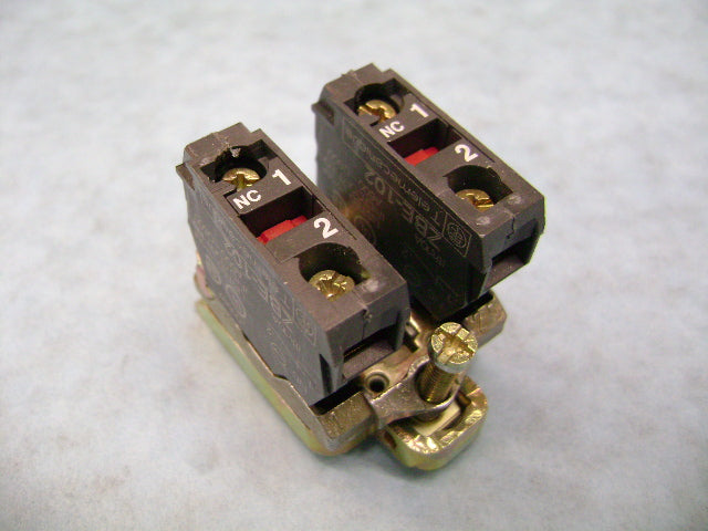 Oper - Selector Switch Bottom Section 2O | Weight: 2 lbs
