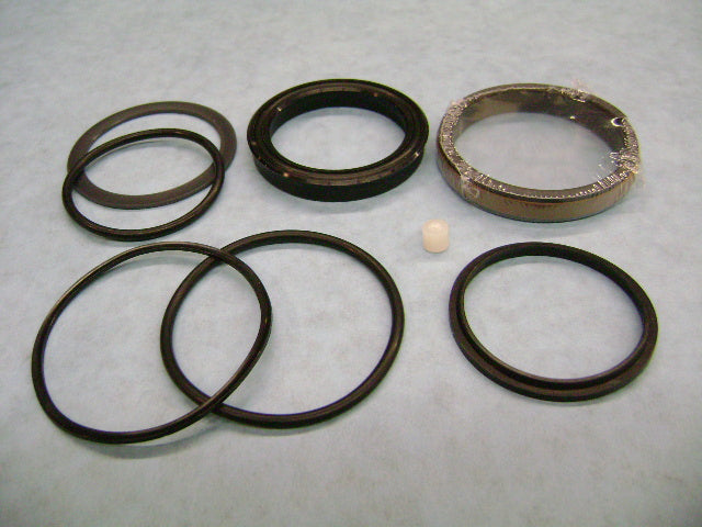 Seal - Hyd Cyl Kit Kvm 39X Rear Outrigge | Weight: 2 lbs | Dimensions: 33 X 67 X 67MM
